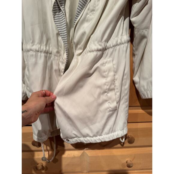 1 Madison Soft White Spring Coat, with Soft Cotton Striped Lining - Picture 3 of 9